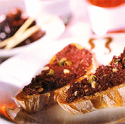 Crostini mit Olivencreme