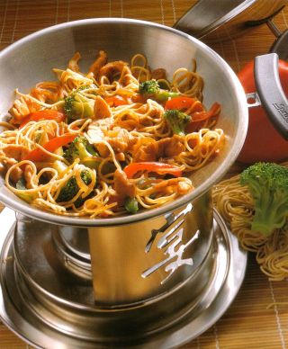 Gebratene Nudeln mit Putenfleisch