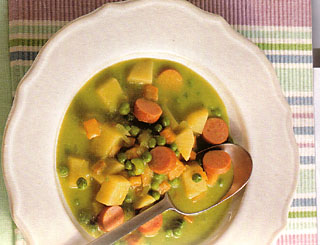 Grüne Erbsensuppe mit Bockwurst