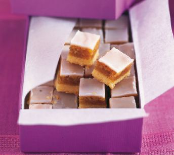 Walnuss-Marzipan-Würfel